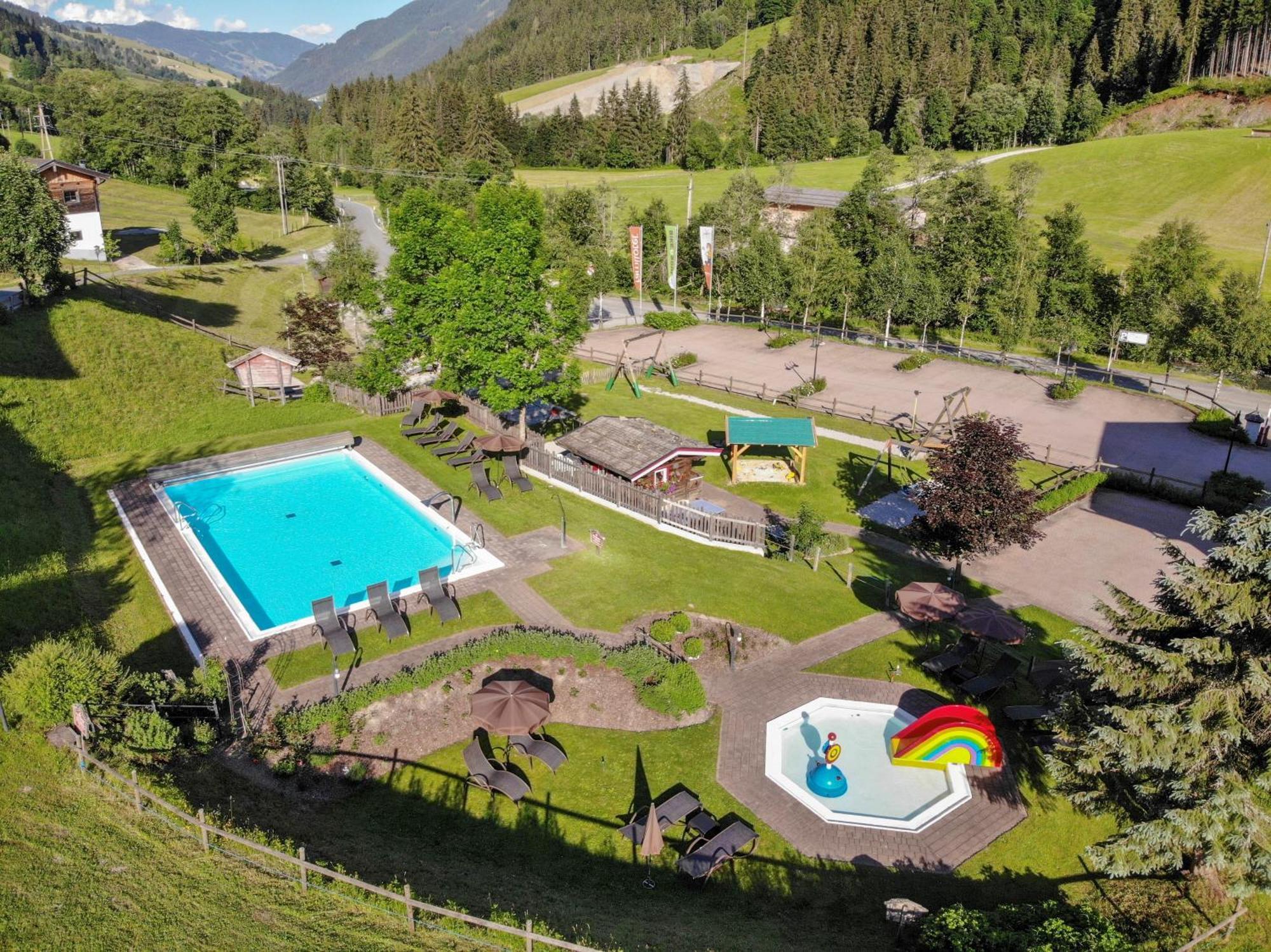 Familienhotel Lengauer Hof ซาลบาคฮินเทอร์เกลมม์ ภายนอก รูปภาพ
